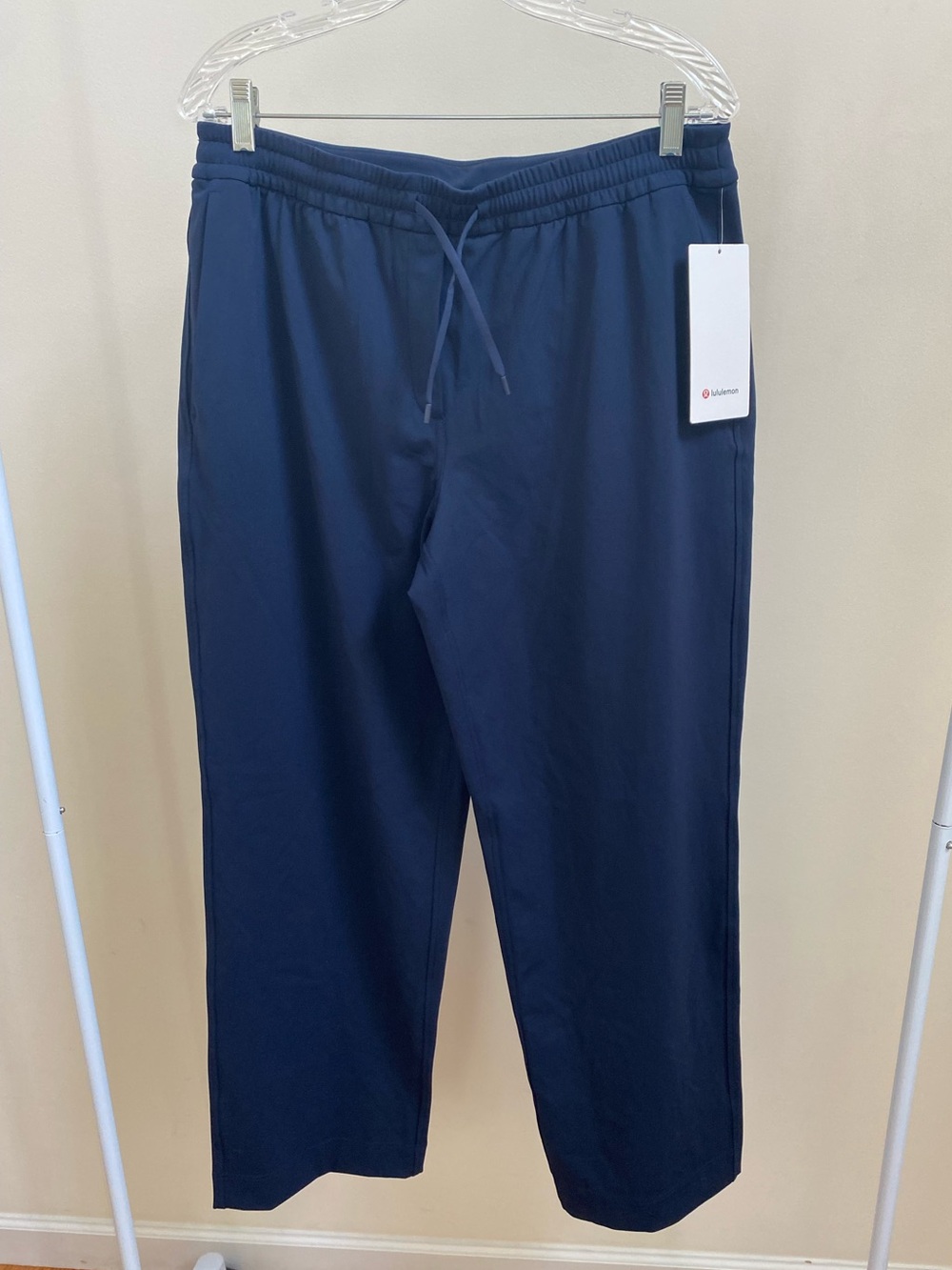 NWT Lululemon Straight-Leg Mid-Rise Luxtreme Pant Regular True Navy Sz L - Picture 3 of 9